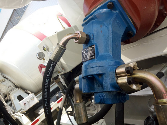 楚風(fēng)后八輪攪拌車(8/10方)