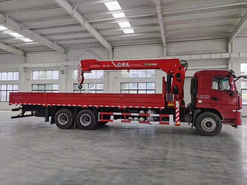 國(guó)六陜汽軒德翼6后雙橋隨車(chē)吊廠(chǎng)家直銷(xiāo)