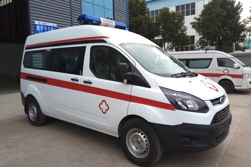新全順中軸柴油救護(hù)車